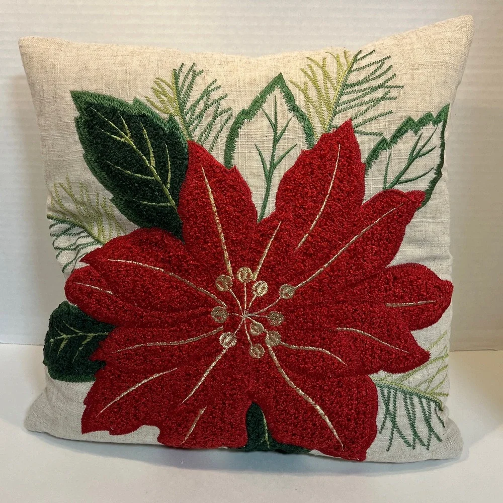 Brand NEW Christmas Poinsettia Square Throw Pillow Couch Chair Bed Holiday Decor